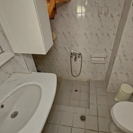 Appartement στούντιο σε πέτρινο σπίτι, κοντά σε παραλία *