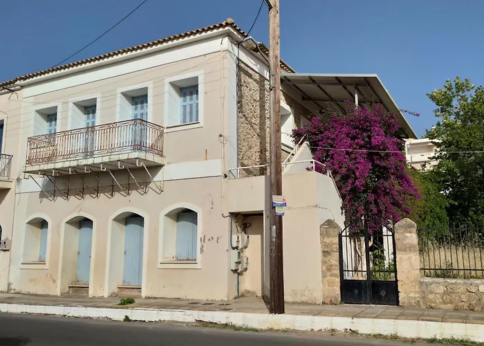 στούντιο σε πέτρινο σπίτι, κοντά σε παραλία * Kyparissia